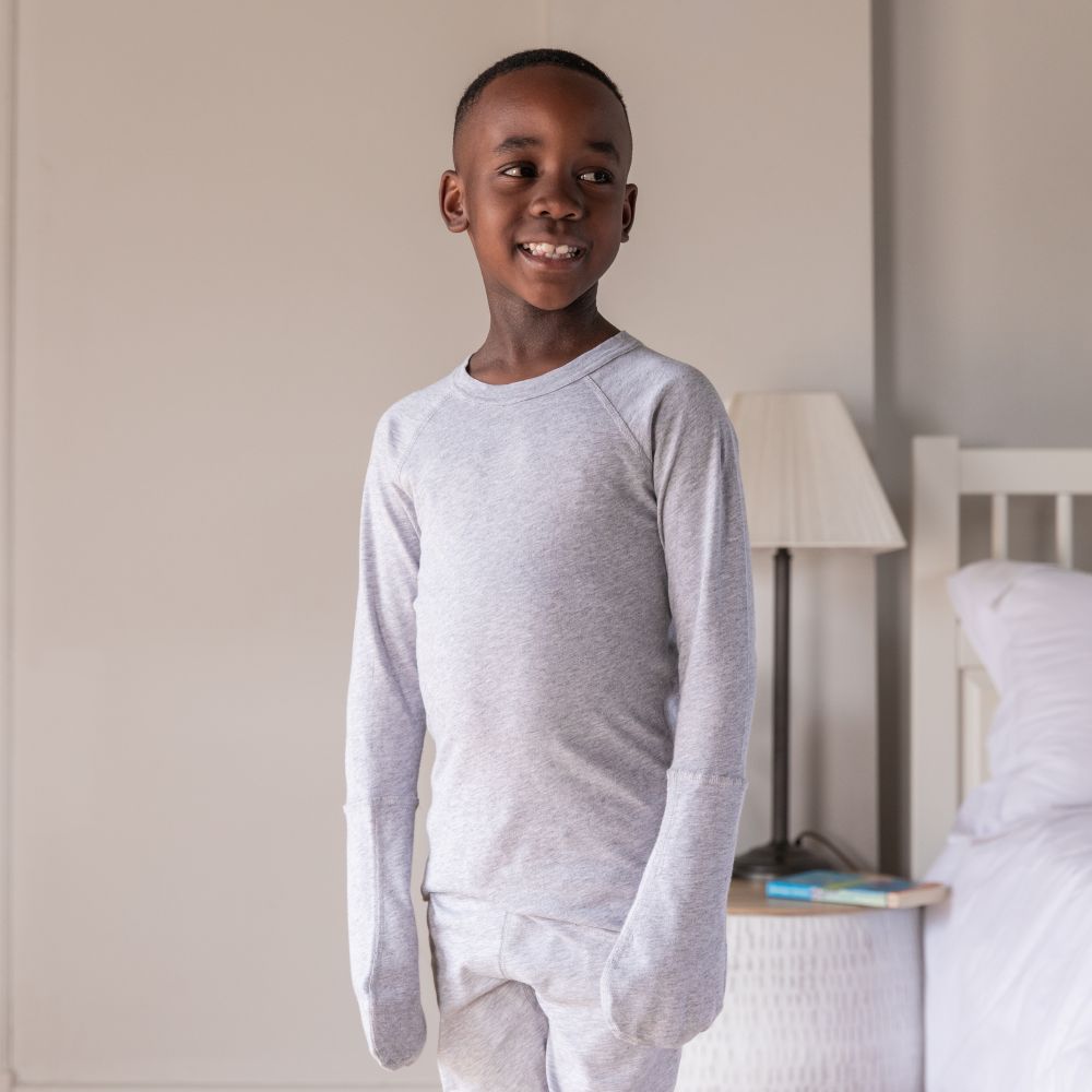 Closed hand scratch mitten T in grey from Cotton Comfort 