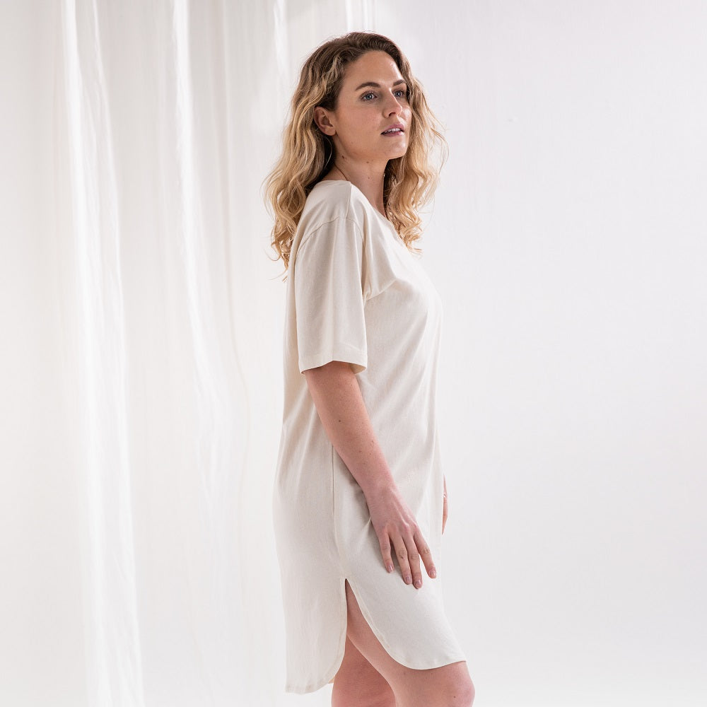 organic cotton night dress 100% Nightgown Lounge Made in USA by Rawganique since 1997. Sweatshop-free. Chemical-free Measures approximately 34 long and chest size is approximately 46 JODIE 100% Organic Cotton Nightgown